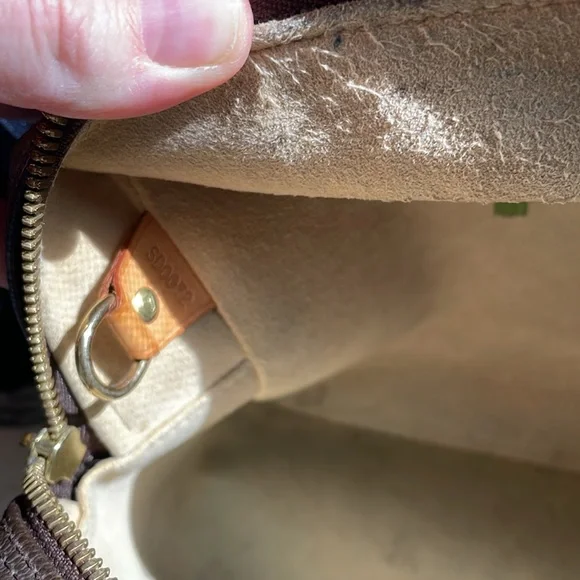 Authentic Louis Vuitton Shoulder Bag - Vintage July 2002, USA made - Picture 12 of 16